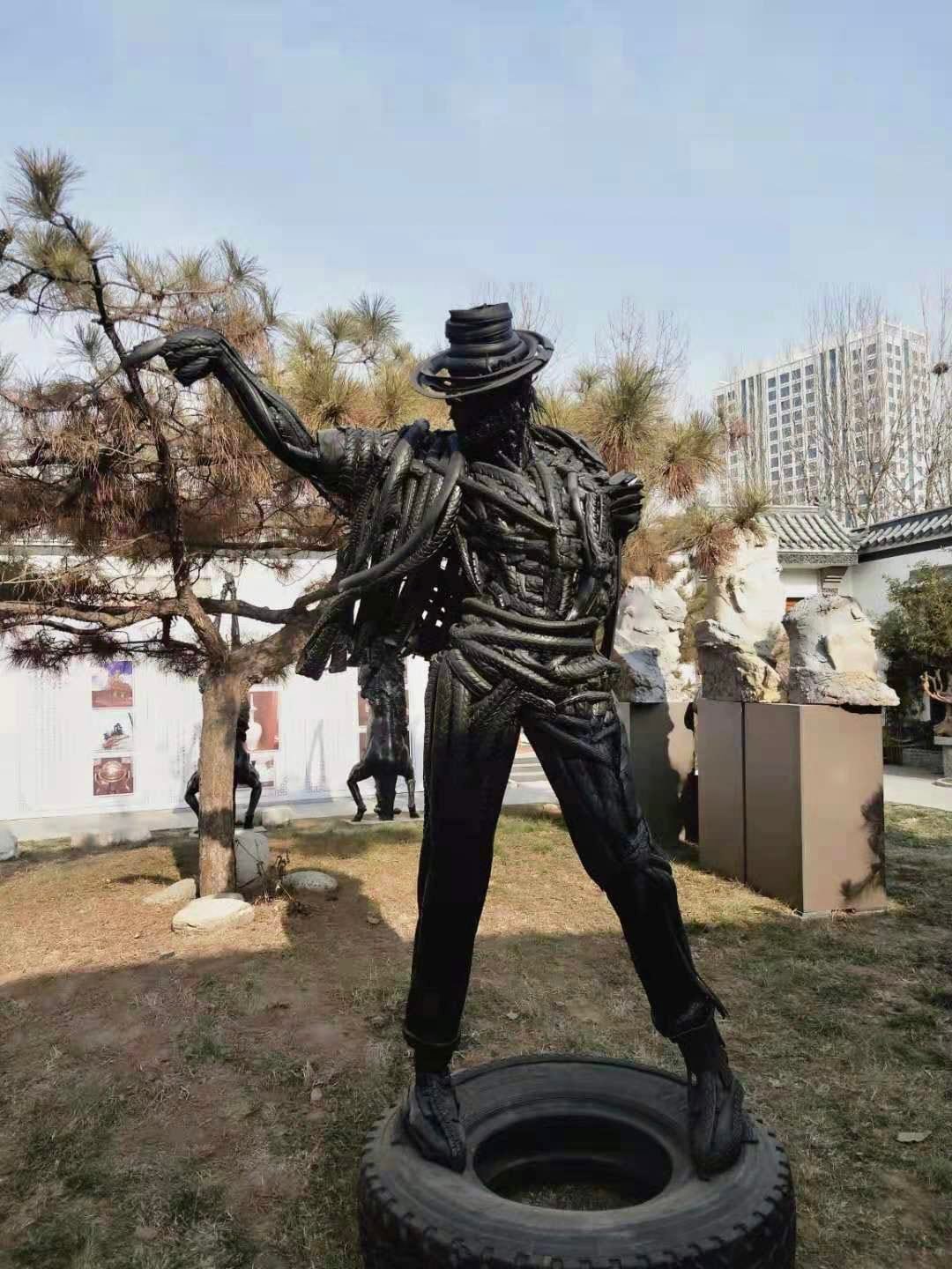 Памятник Майклу Джексону