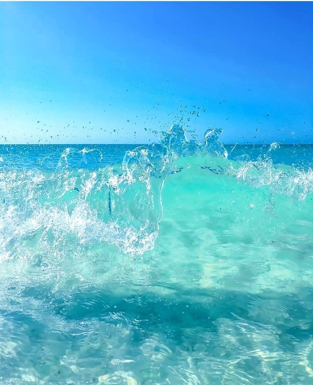 Бирюзовая вода