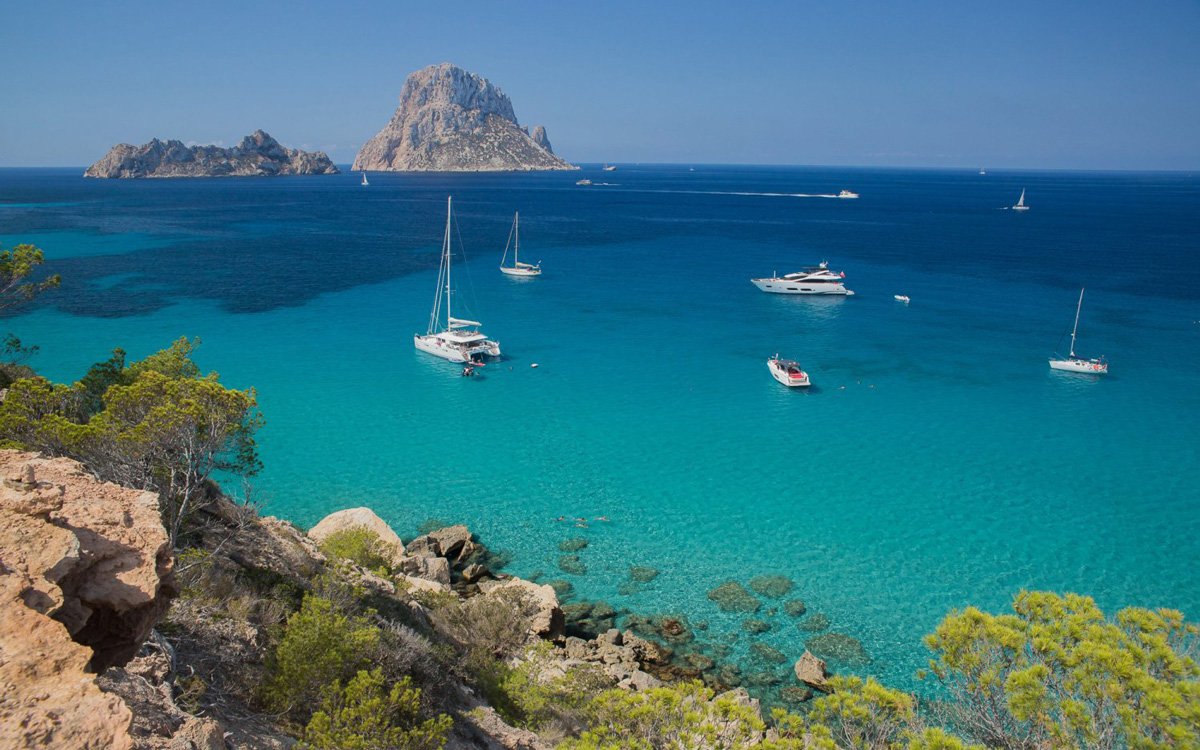 Пляж Cala d'Hort Ибица