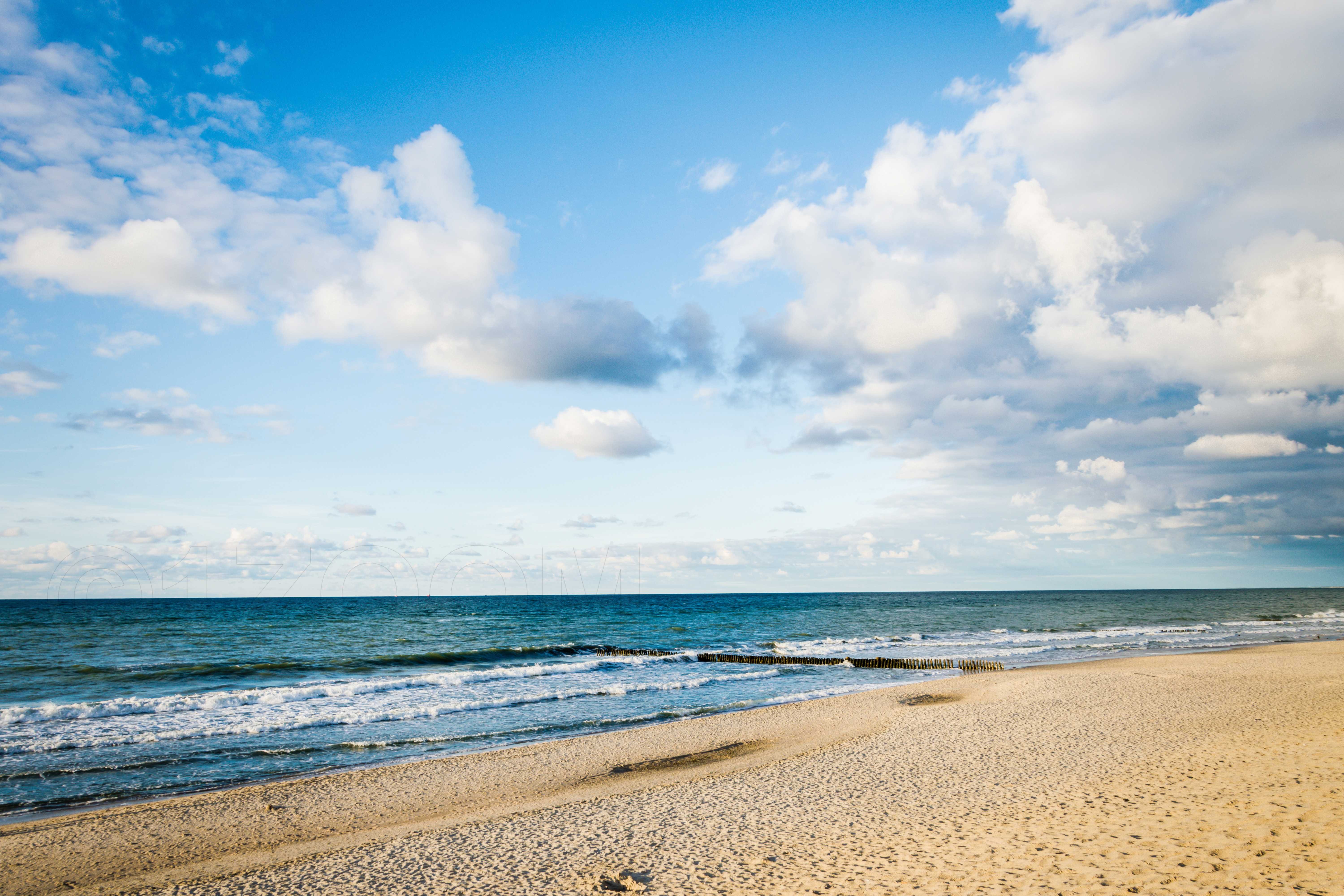 Зеленоградск крымская. Пляж Зеленоградск Бич. Море. Балтийское море. Сочи песчаный пляж.
