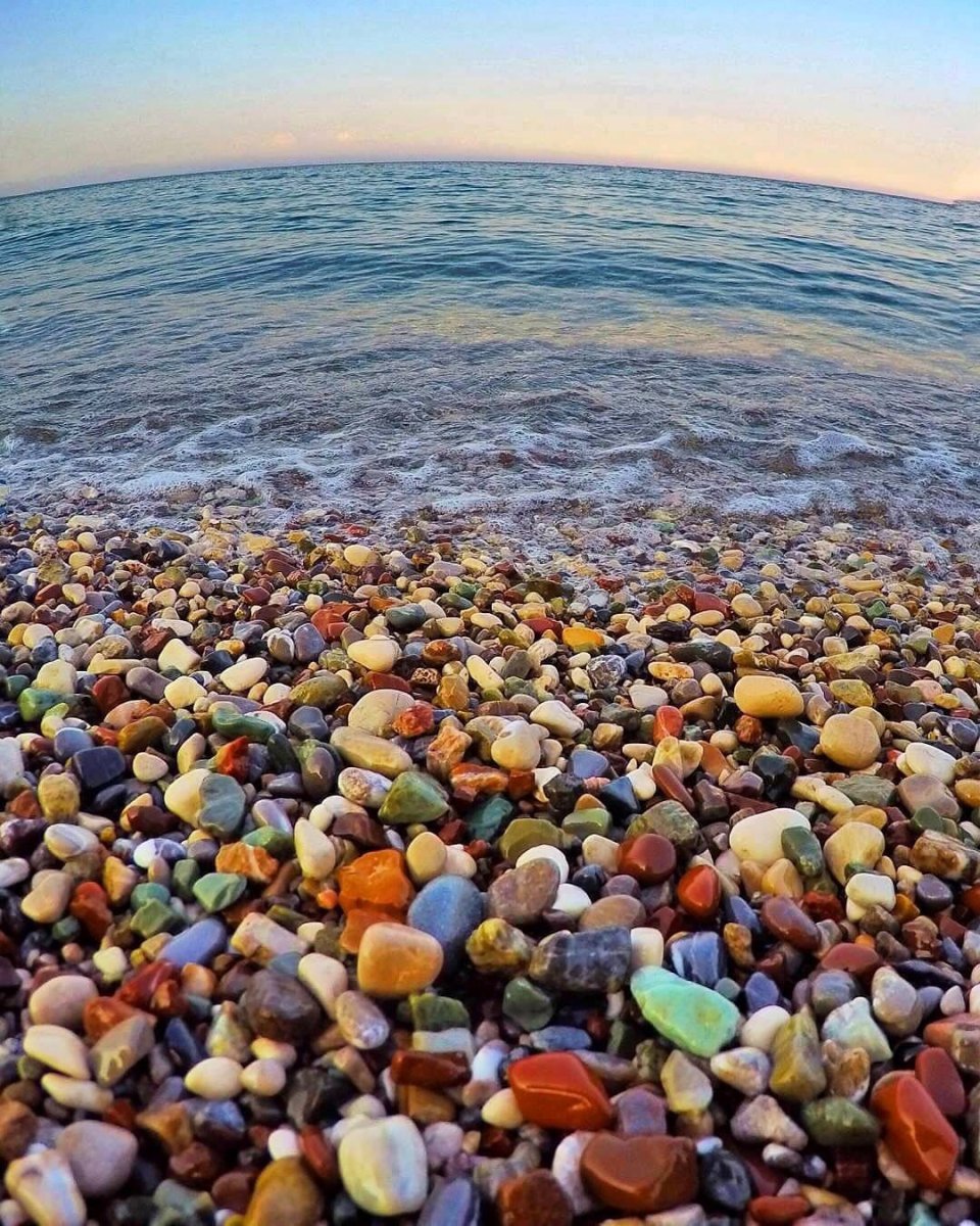 Пляж мелкая галька