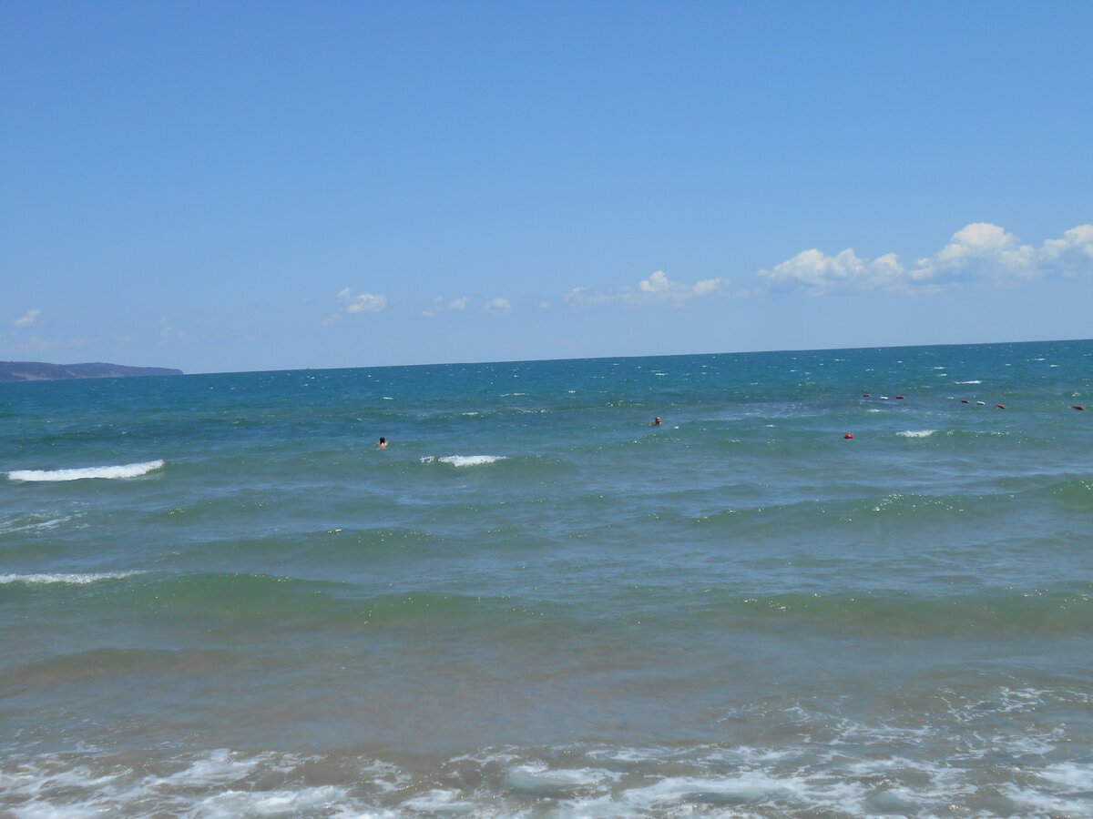 Вода на побережье черного моря