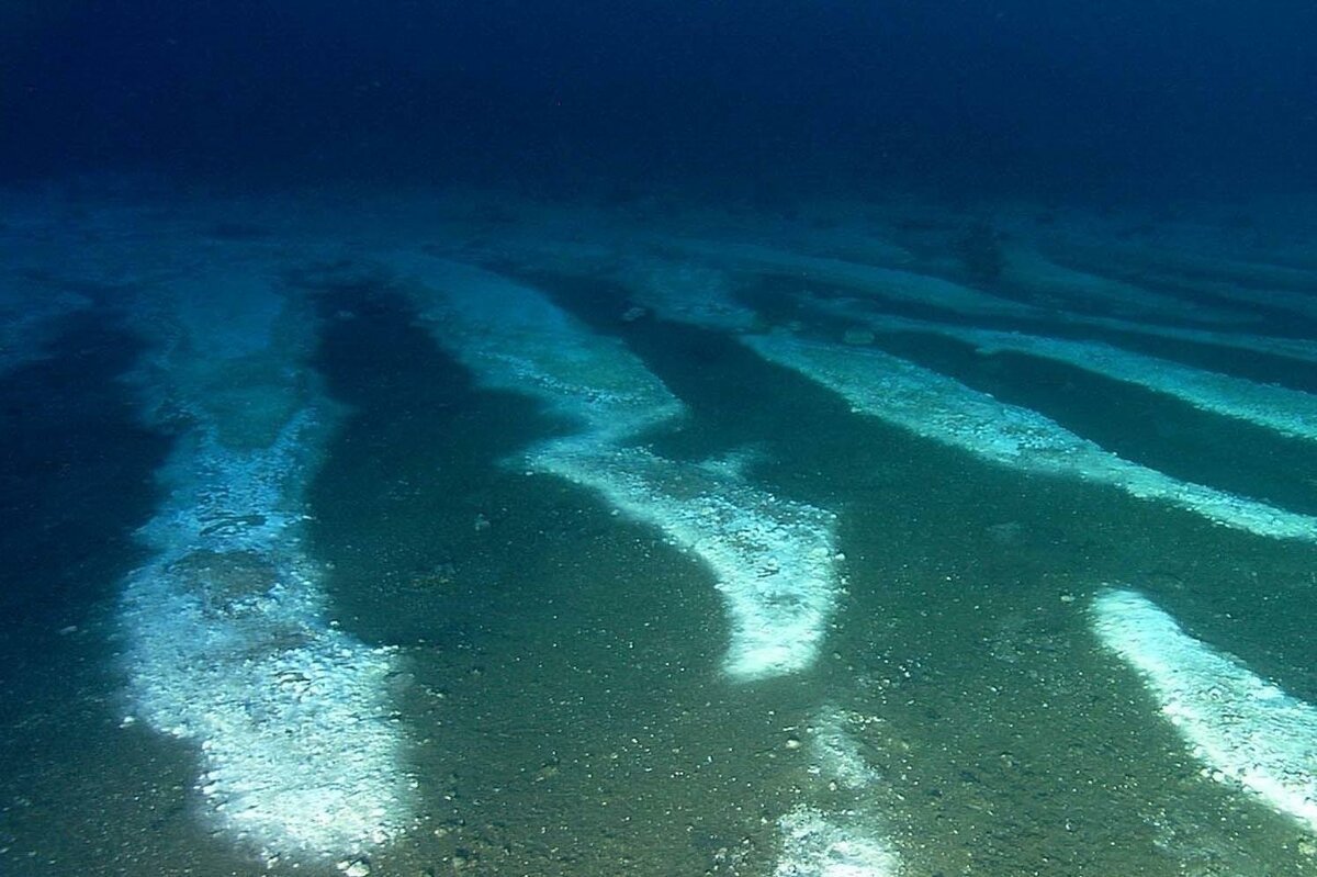 Черное море на глубине 200 метров