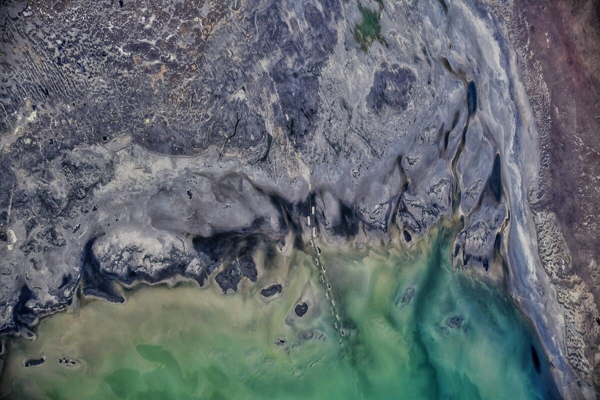 Каспийское море из космоса