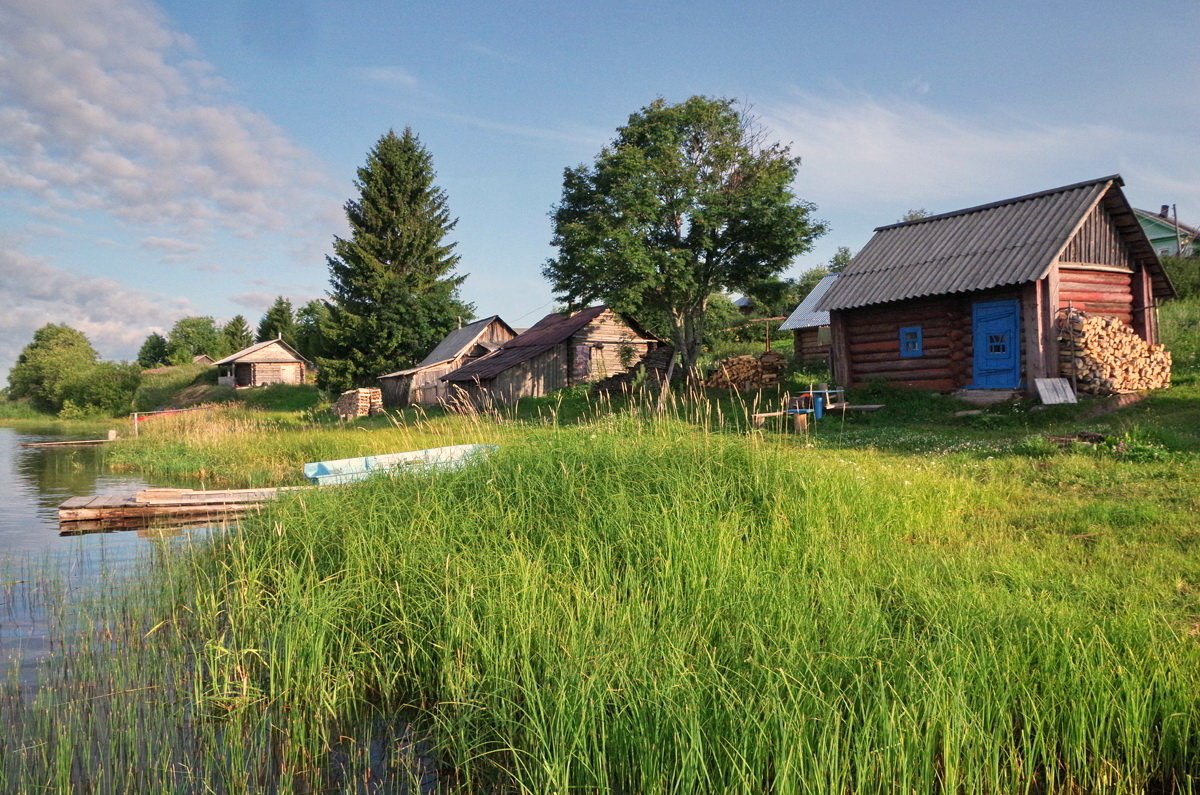 Деревни деревни у реки