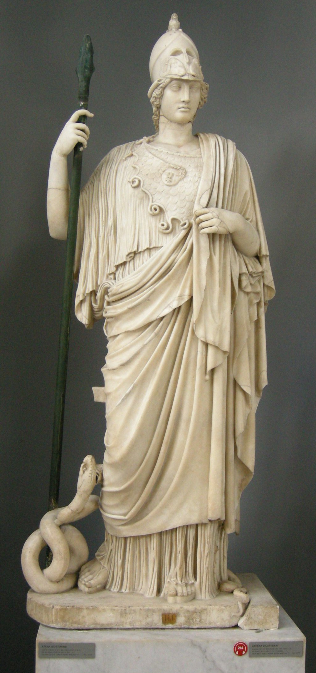 Статуя Афины (т. н. «Пирейская Афина»).