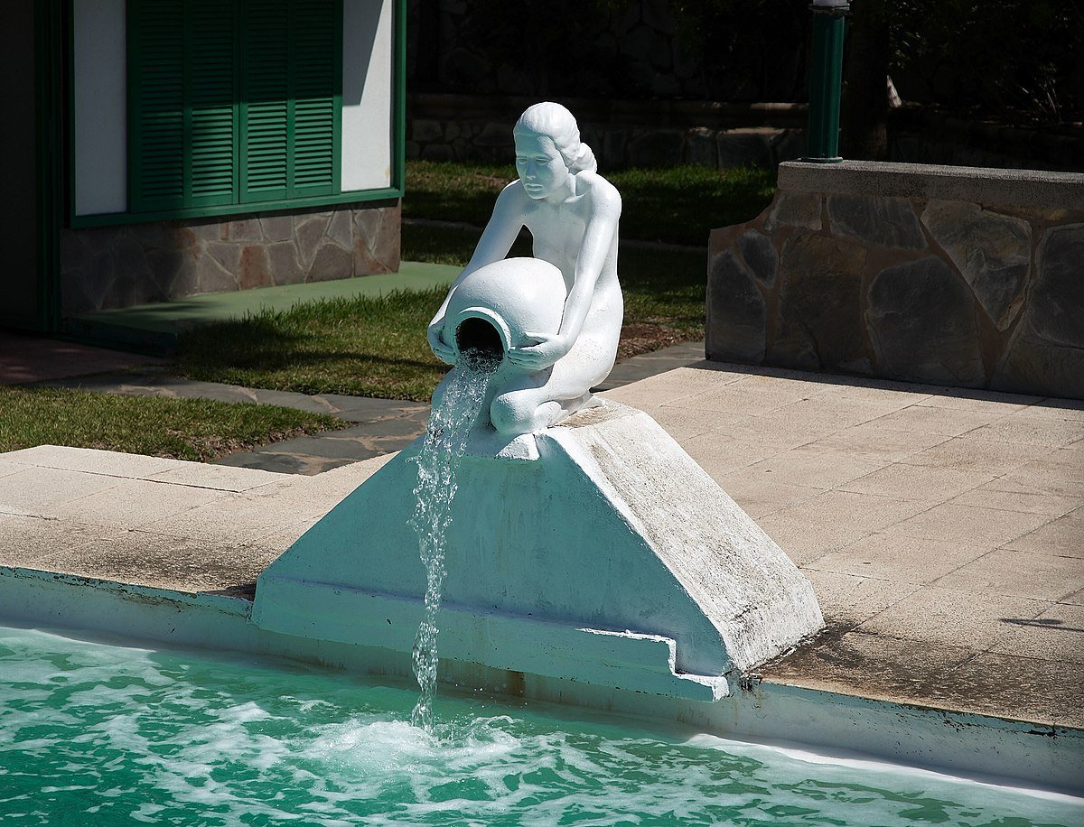 Скульптура вода