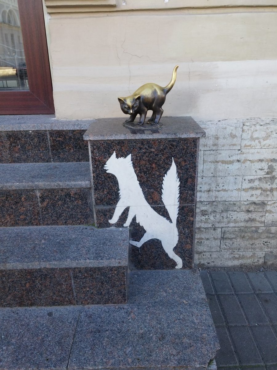 Питер памятник котенку Фунтику