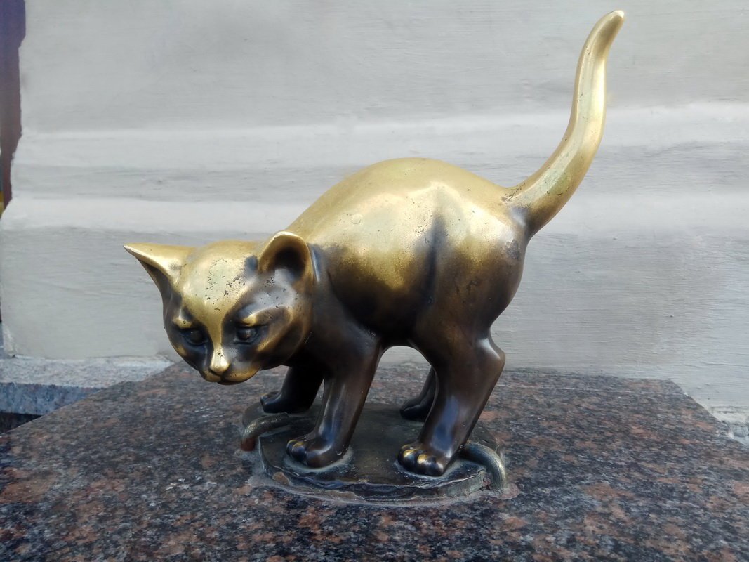 Скульптуры кошек в Санкт-Петербурге