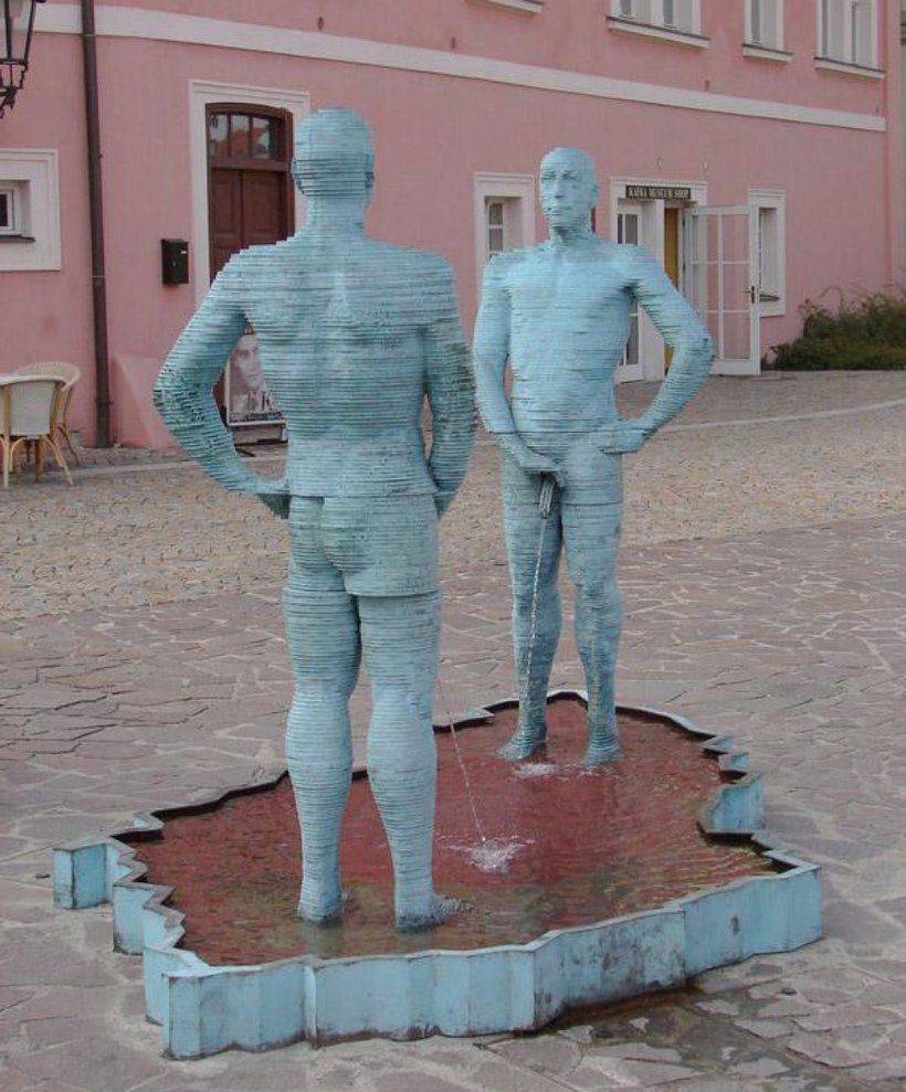Необычные памятники