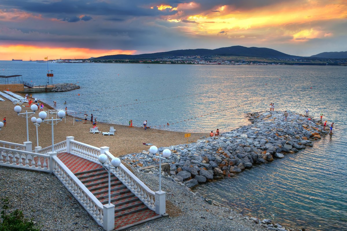 Черное море пляж Геленджик