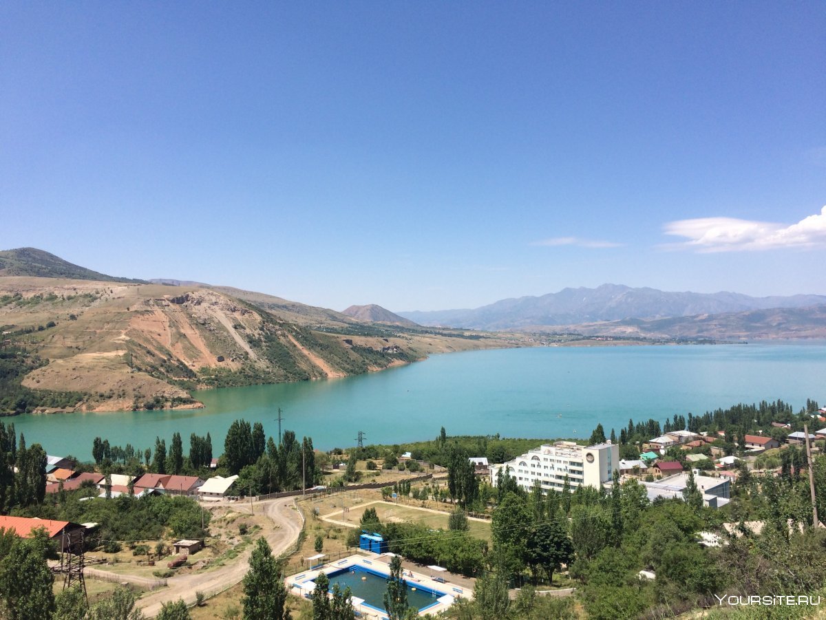 Водохранилище Чарвак в Узбекистане