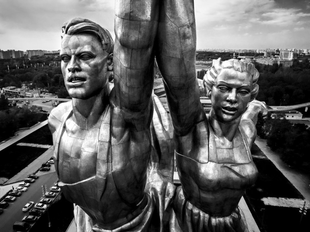 Памятник рабочий и колхозница в Москве