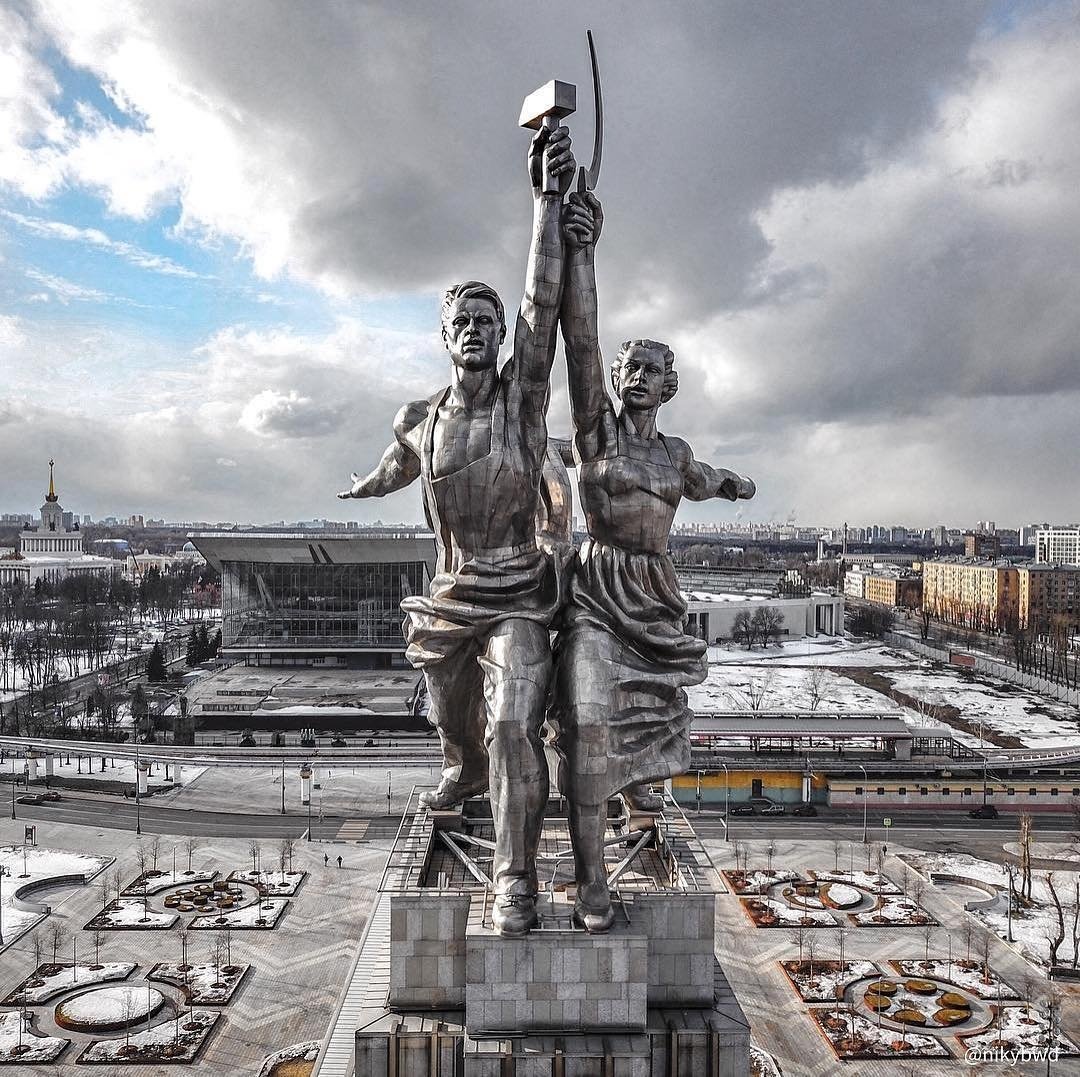 Памятник рабочий и колхозница Мосфильм