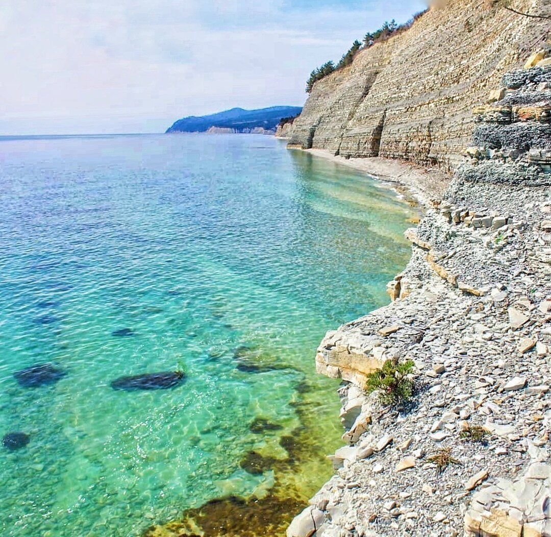 Голубая бухта в Геленджике