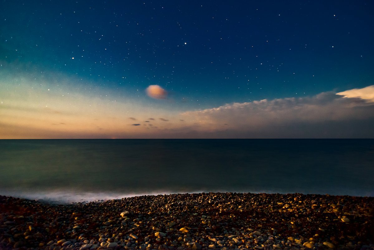 Ночное небо и море