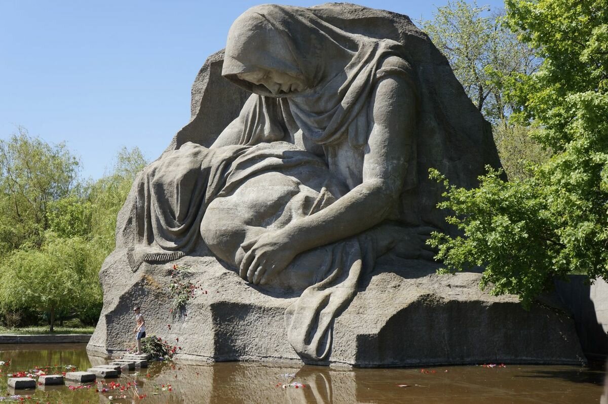Памятники Мамаева Кургана