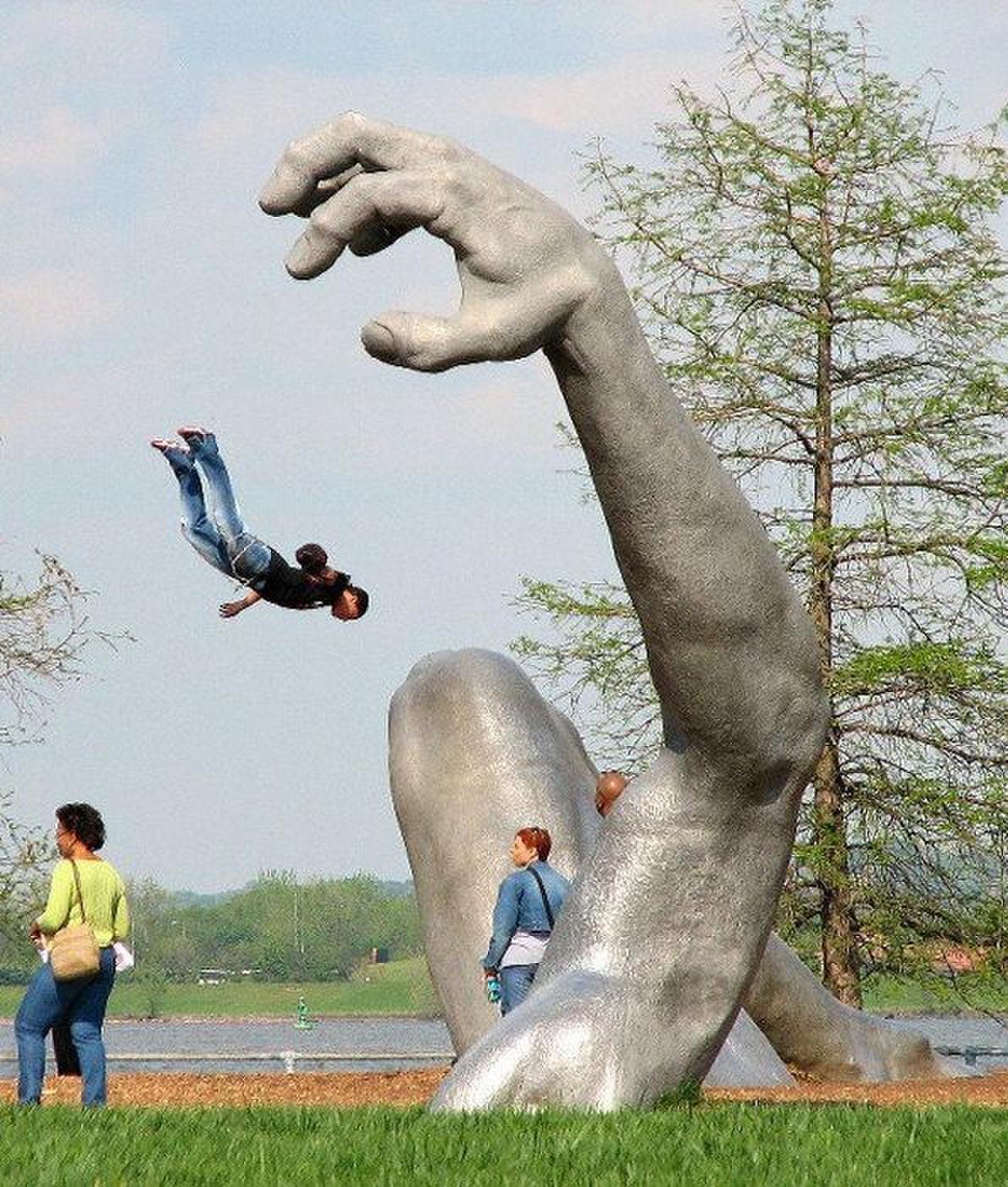 Самые невероятные памятники и скульптуры
