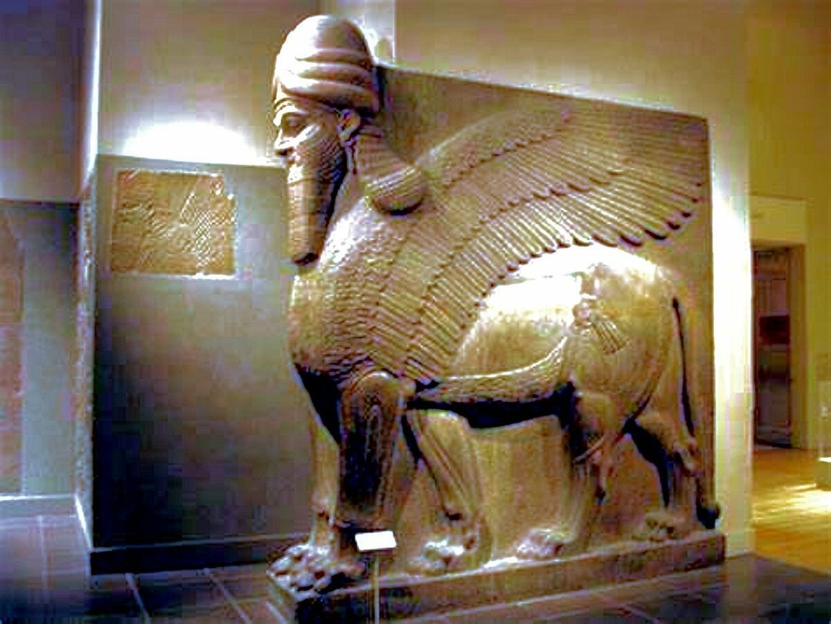 Древнейшая монументальная культовая скульптура. Ассирия Шеду Ассирия. Шеду Месопотамия. Скульптура Шеду Месопотамия. Шеду Ассирия скульптура.