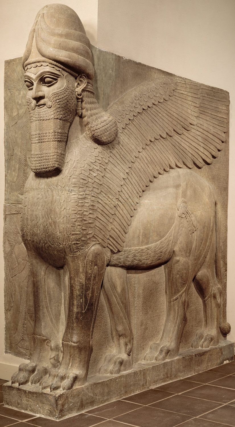 Крылатый бык. Крылатый Лев Ассирия. Ламассу Ассирия. Шеду Ассирия скульптура. Крылатые быки Ассирии.