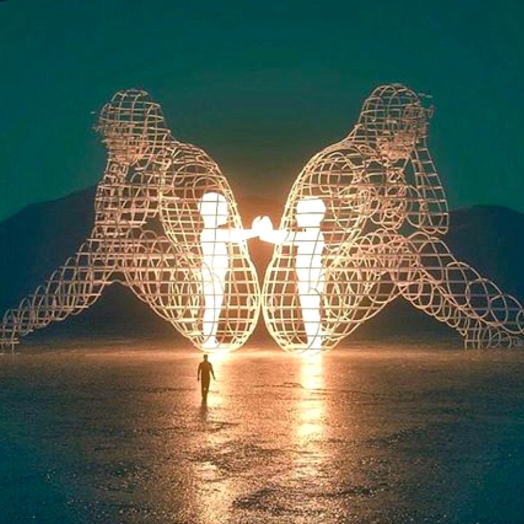 Скульптура Бернинг Мэн любовь