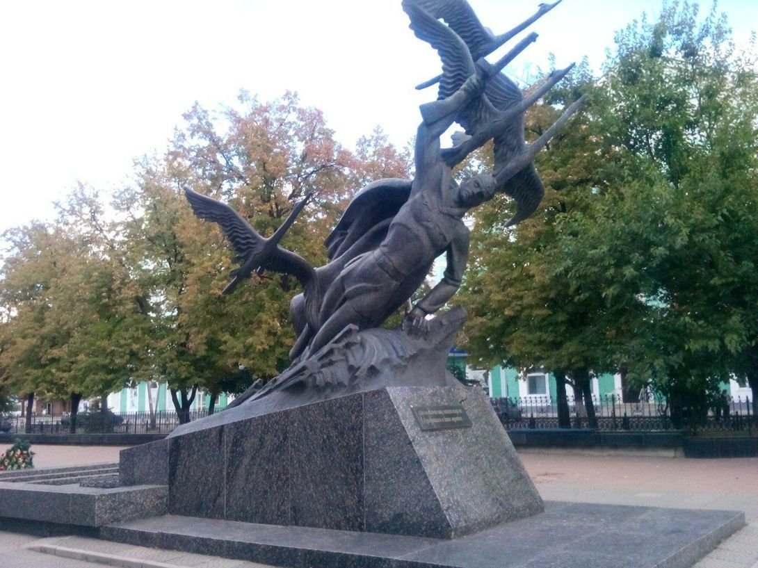 Памятник неизвестному солдату в Луганске