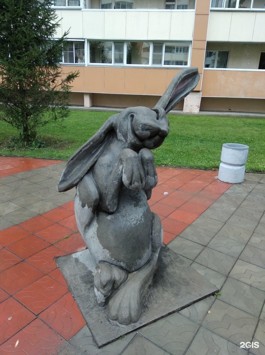 Скульптура зайчишка Киржач