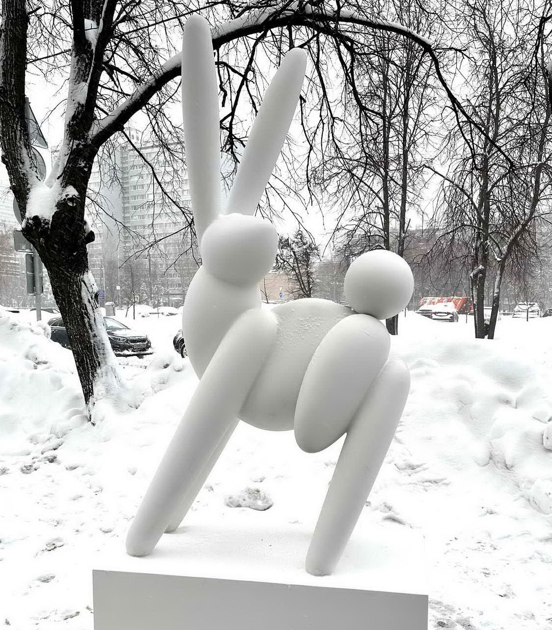 Скульптура зайца