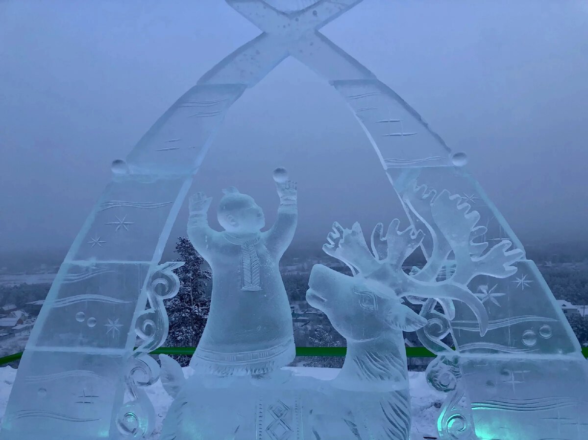Ледяные скульптуры в Якутии