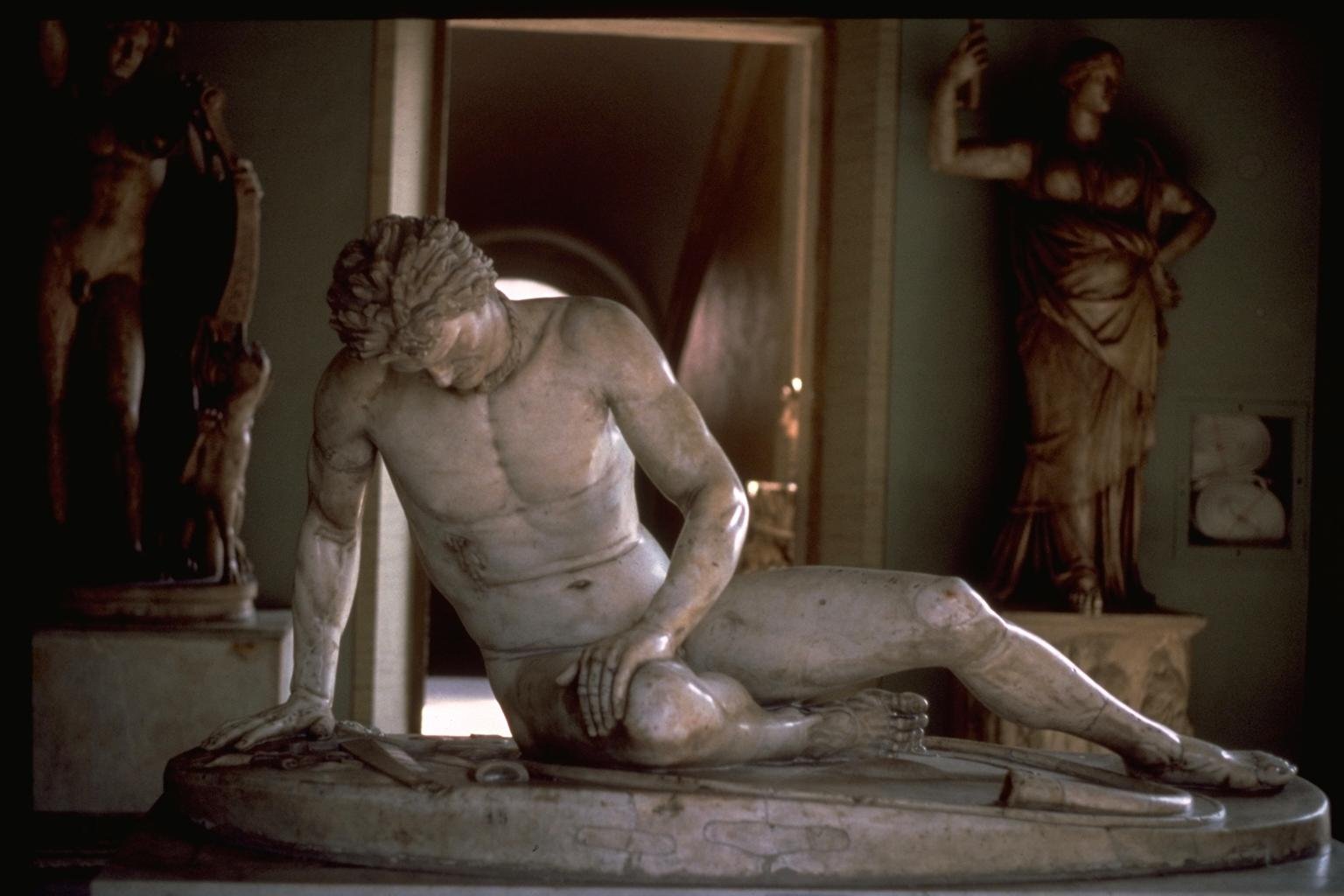 Умирающий гладиатор. Эллинские статуи умирующий Гал. «Умирающий Галл» (Рим, Капитолийский музей),.