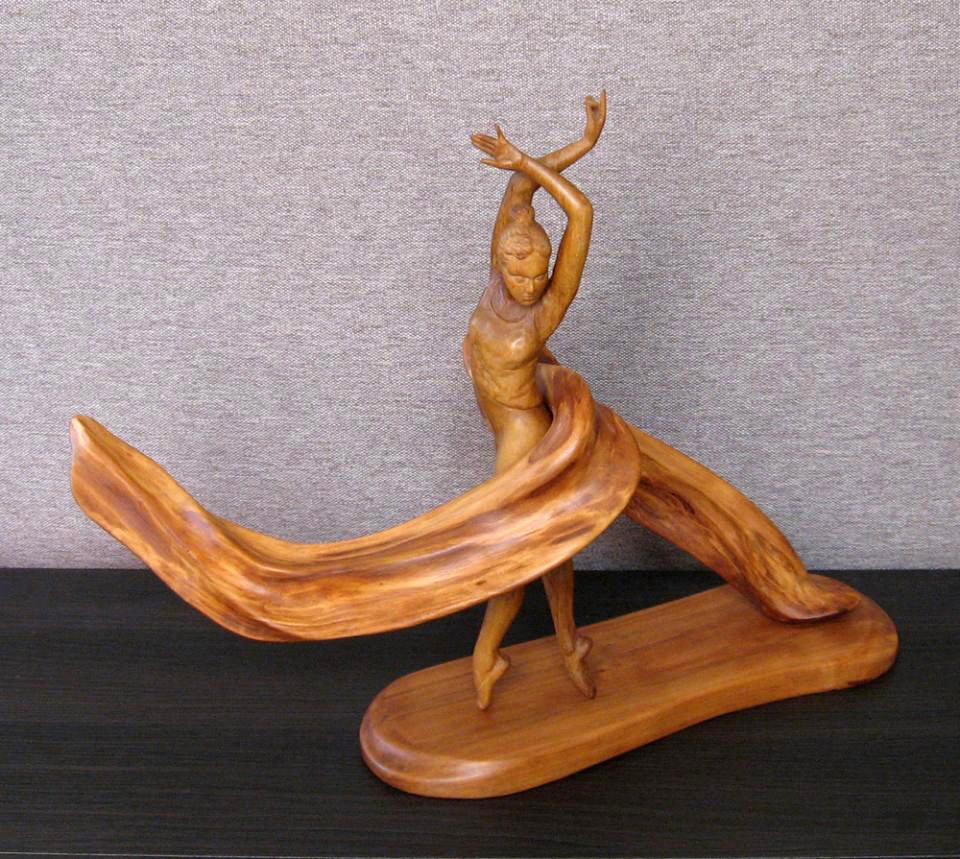 Красивые фигурки из дерева