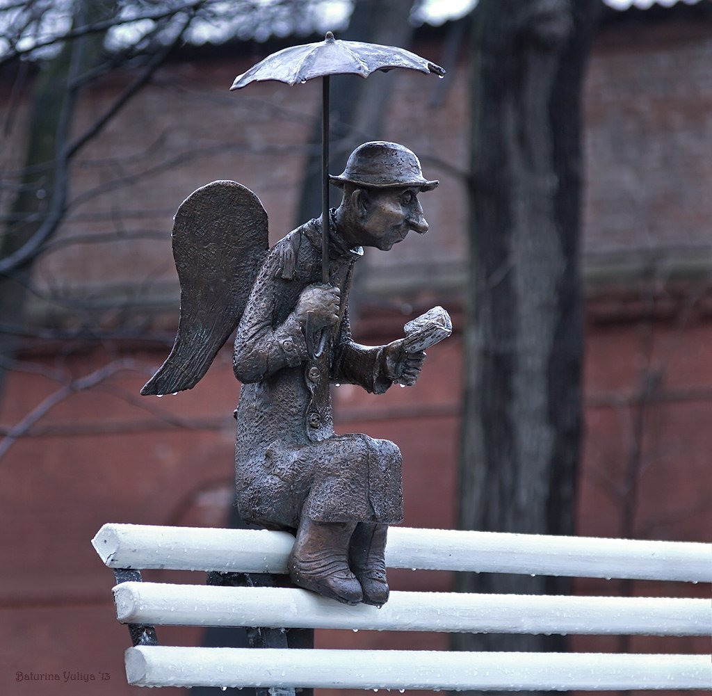 Скульптура ангела в Санкт-Петербурге