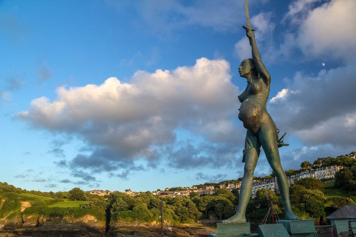 Статуя в Ilfracombe