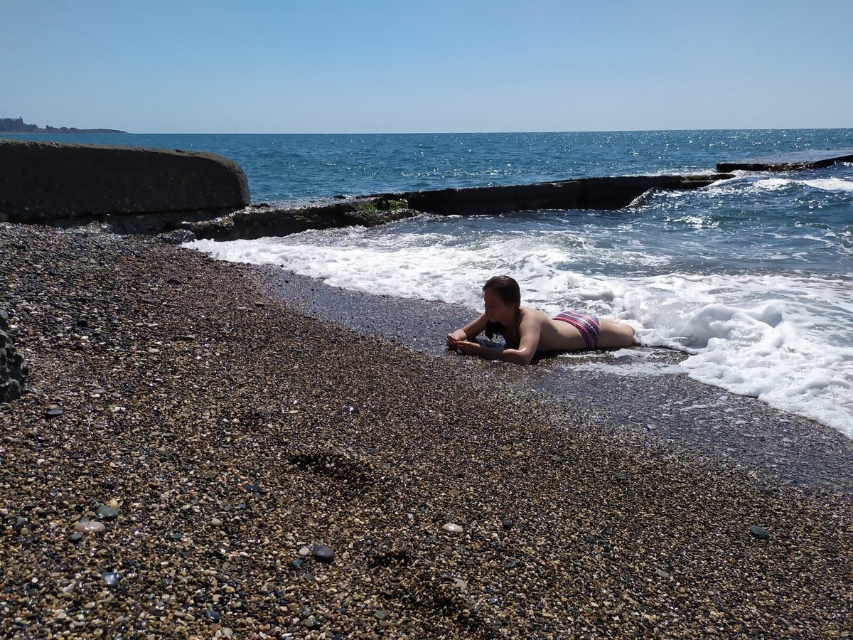 Геленджик галечный пляж