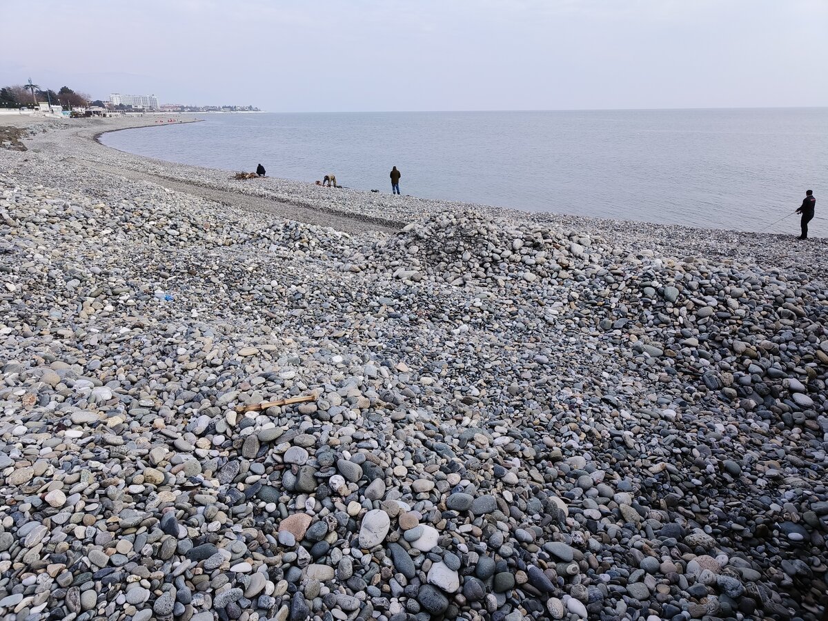 Галечный пляж на каспийском море