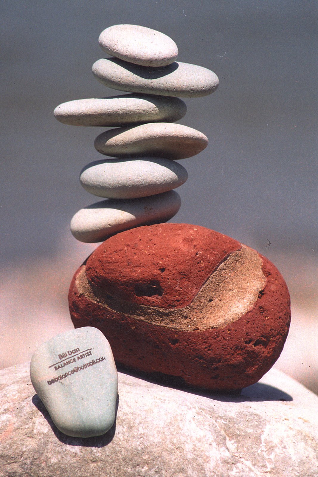 Установить камни времени. Камни равновесие. Пирамида из камней. Камень в искусстве. Искусство из камней.