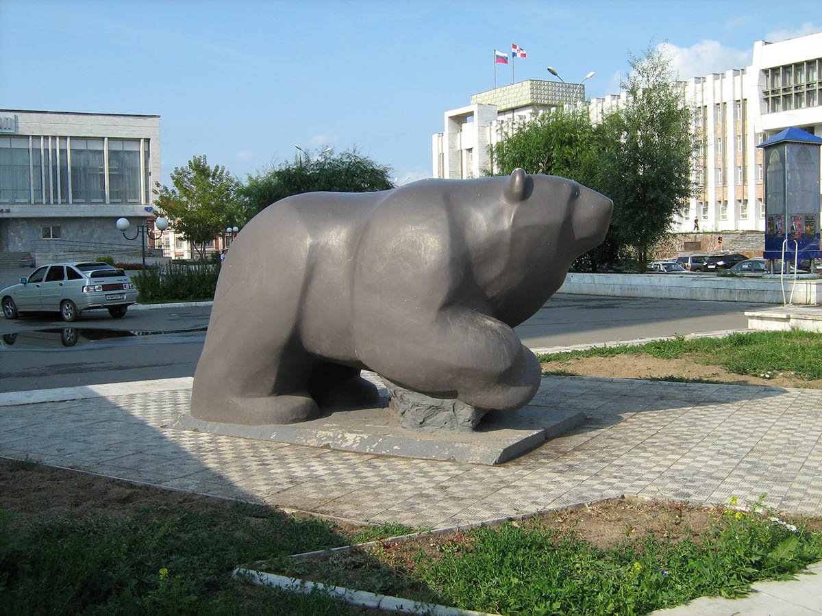 Памятник медведю в Перми
