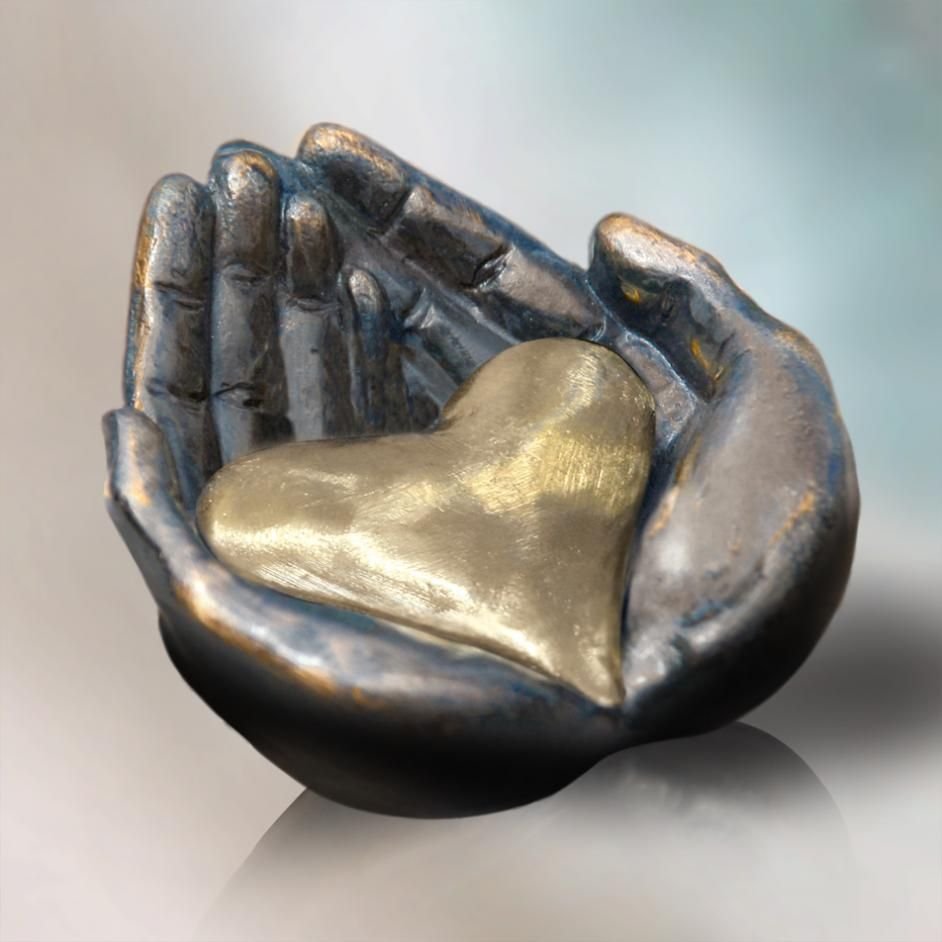 Скульптура сердце