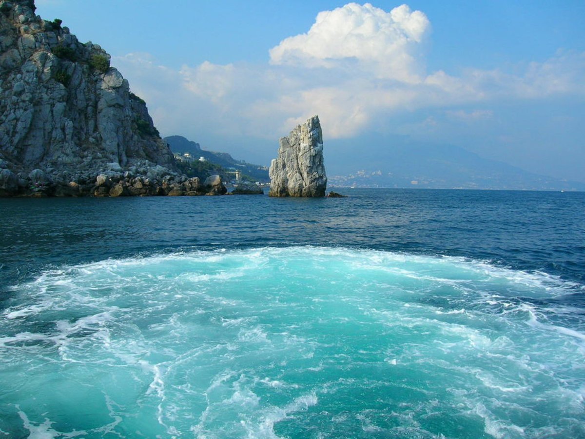 Крым скала Парус шторм