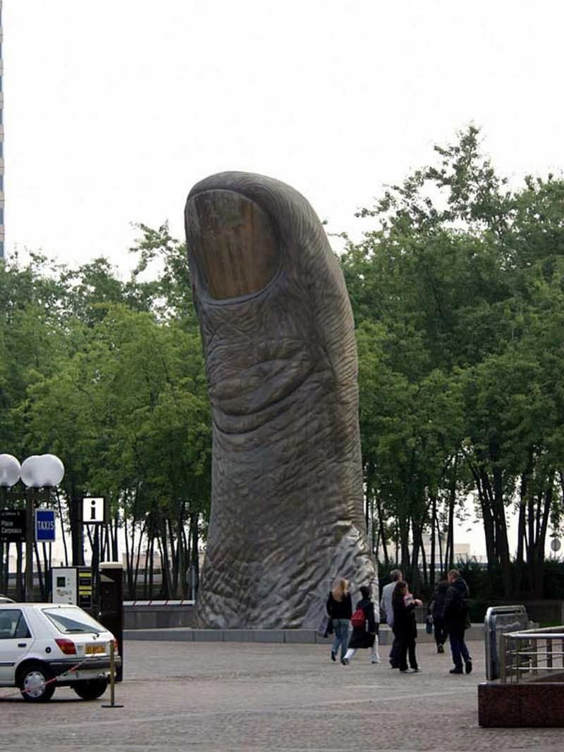 Несуразные памятники в мире