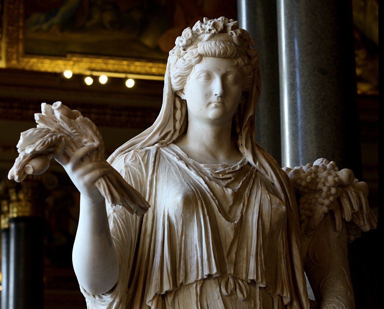 Покровительница древнего рима. Деметра Церера богиня. Церера богиня Рим. Деметра Церера богиня скульптура. Деметра Бог древней Греции.