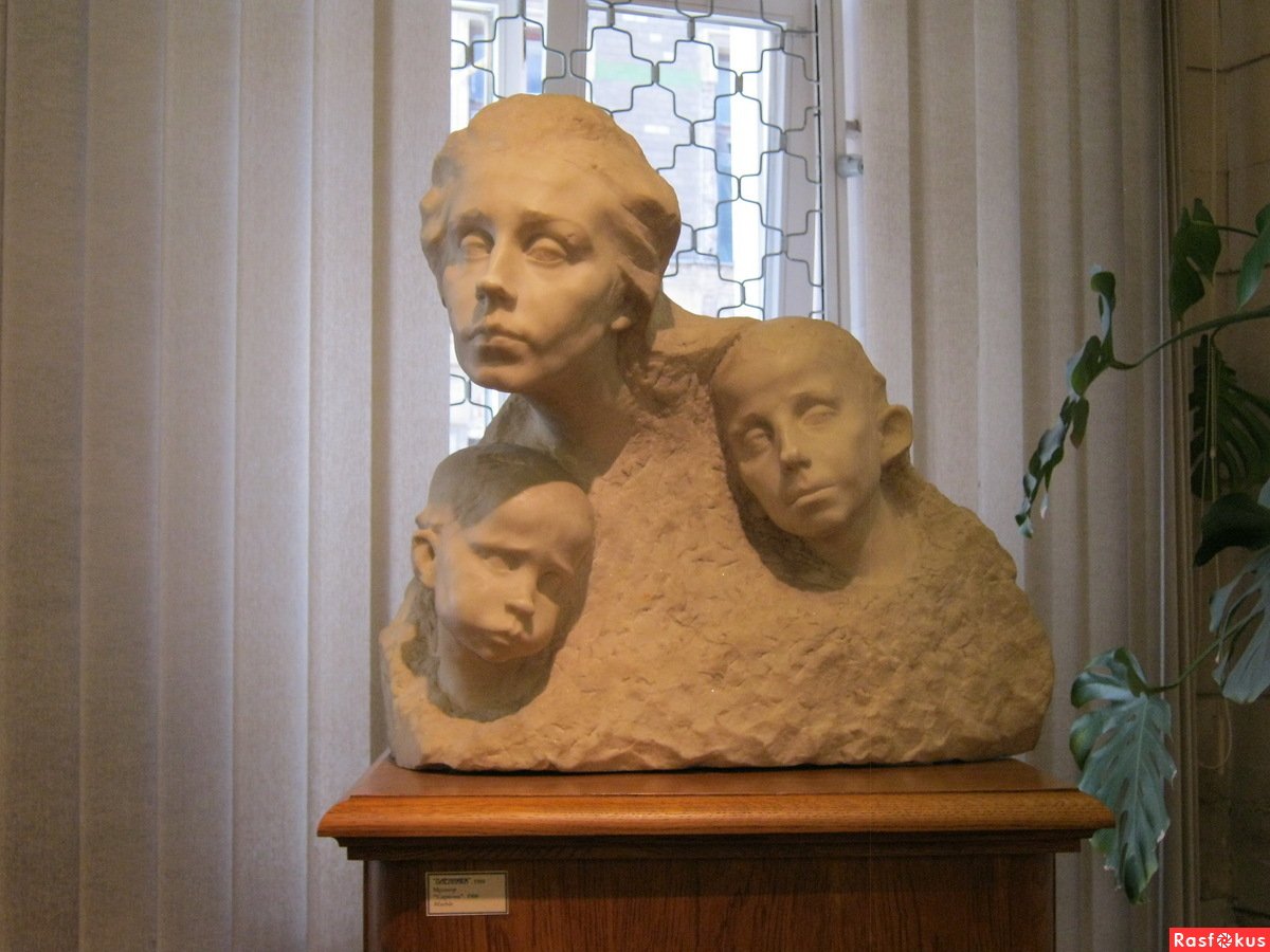 Голубкина скульптор Пленники