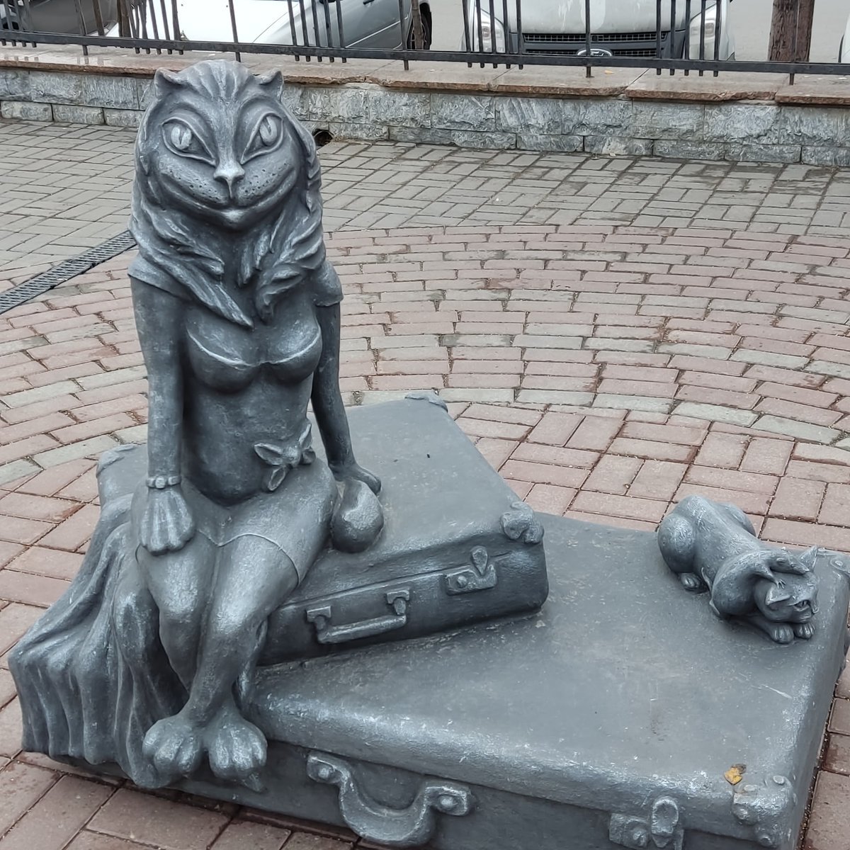 Памятник кошке в Кургане
