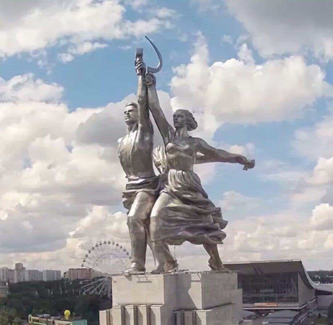 ВДНХ Мухина рабочий и колхозница