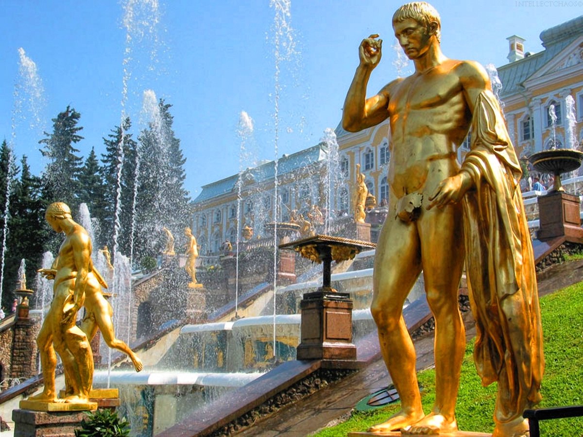 Статуи фонтанов в Петергофе