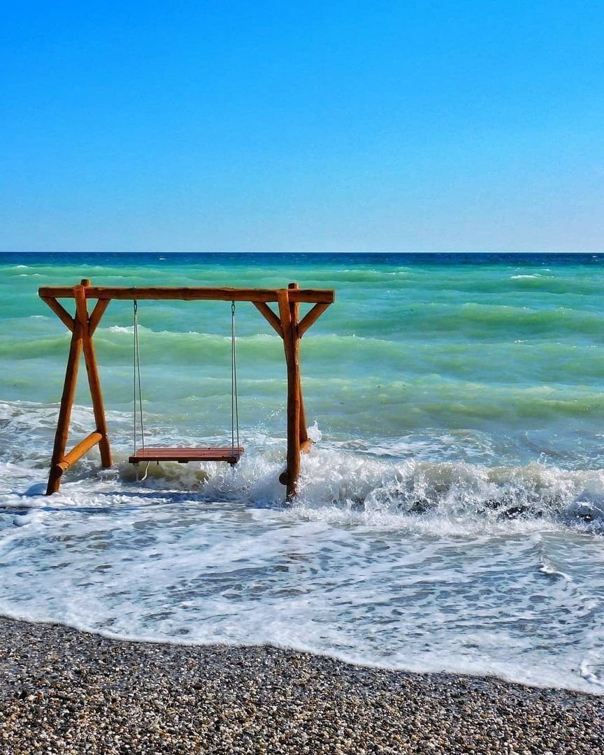 Коса Беляус Крым качели