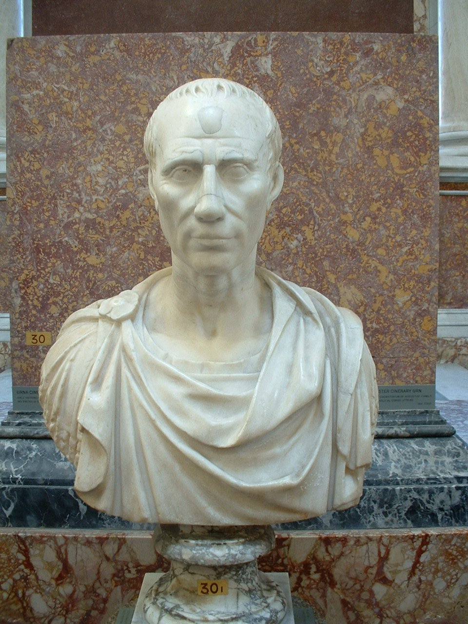 Бюст Юлия Цезаря в Ватикане