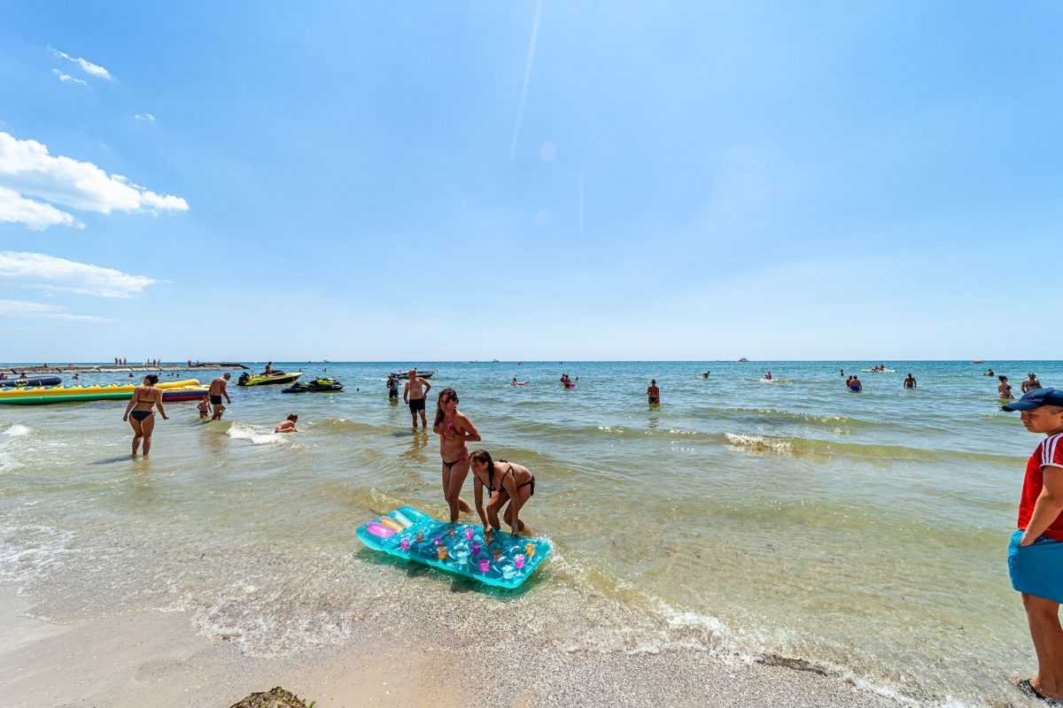 Каспийское море пляж Избербаш