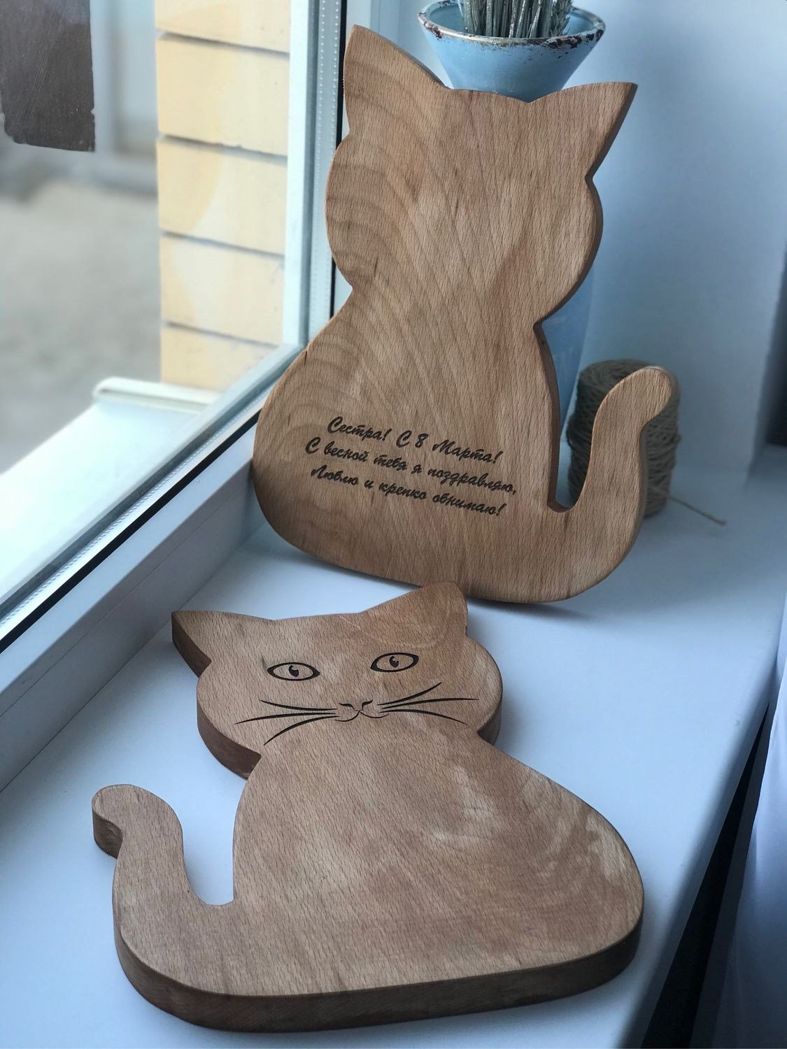 Скульптура кота из дерева