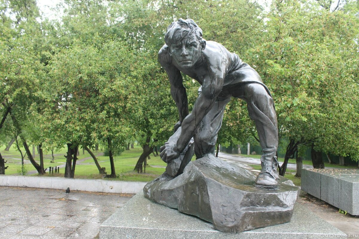 Иван Шадр «булыжник орудие пролетариата»